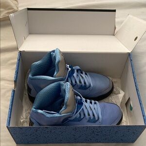 Jorden 5 Retro UNC University Blue size 8.5